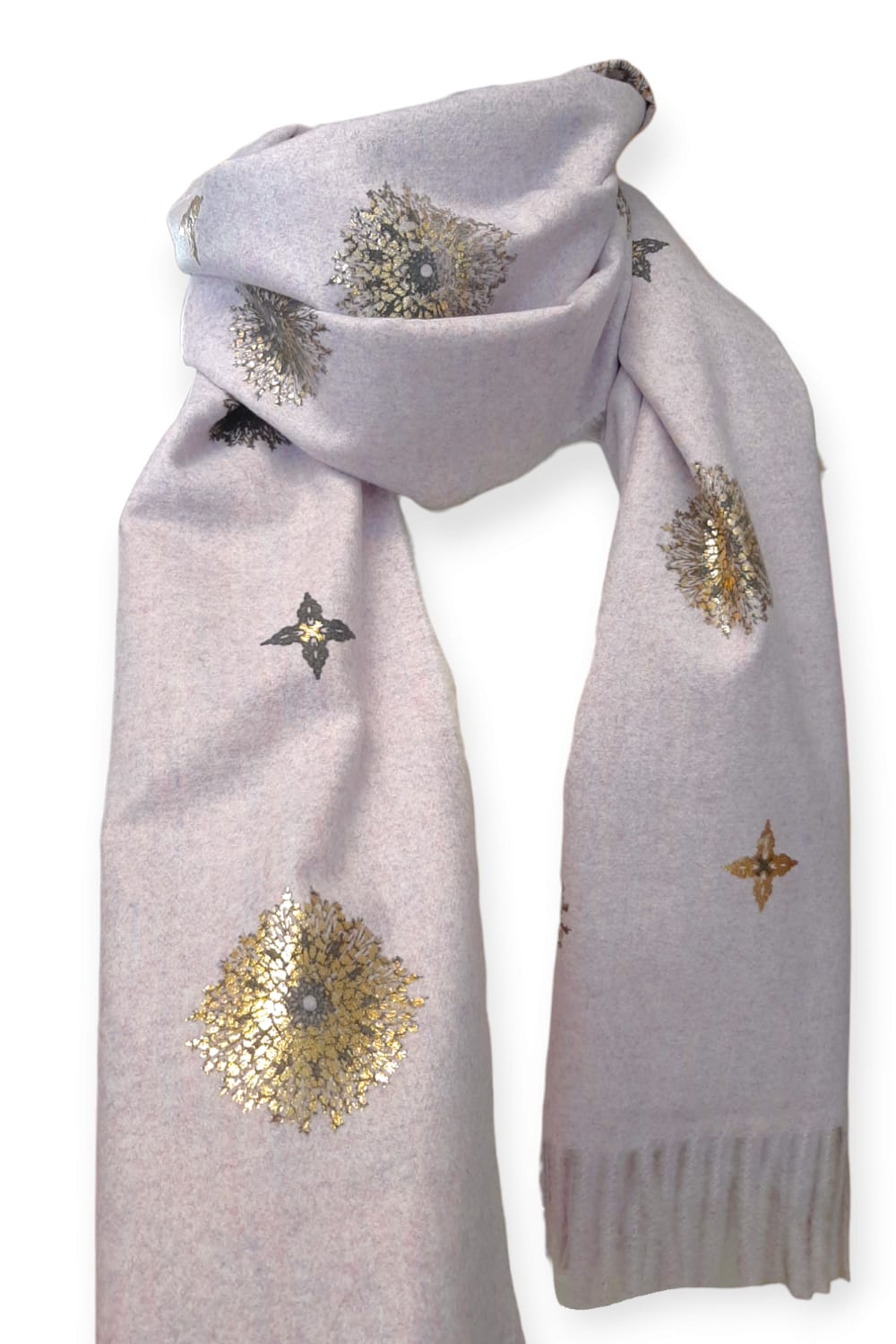 Violettimeleerattu cashmere -huivi hiutaleilla