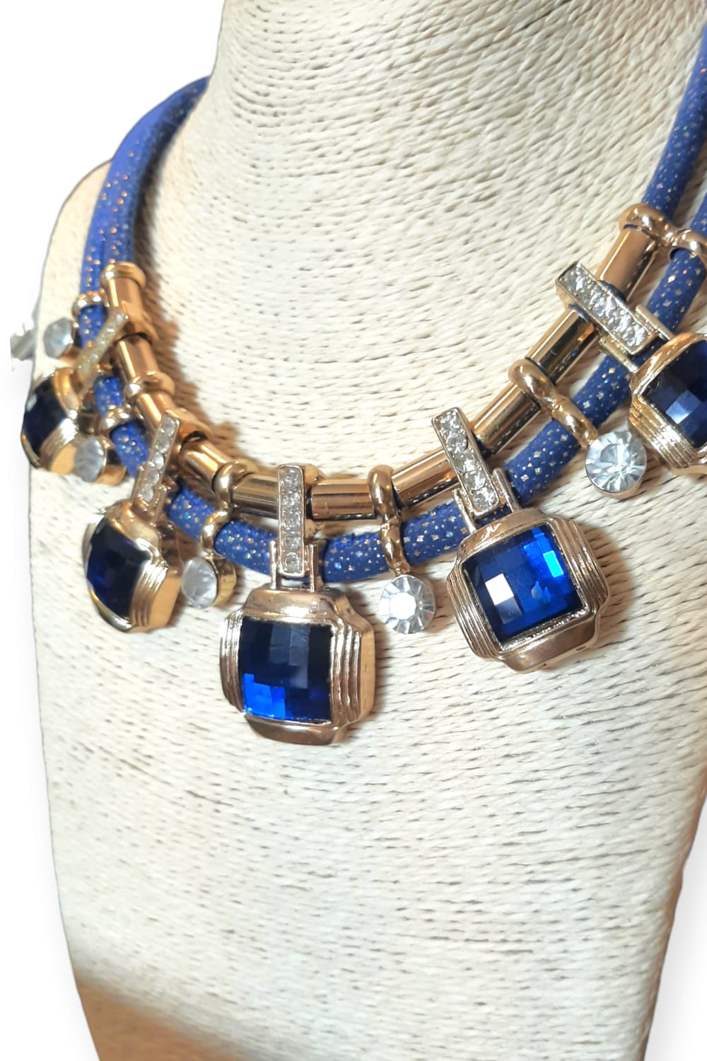 Säkenöivä kaulakoru, sininen