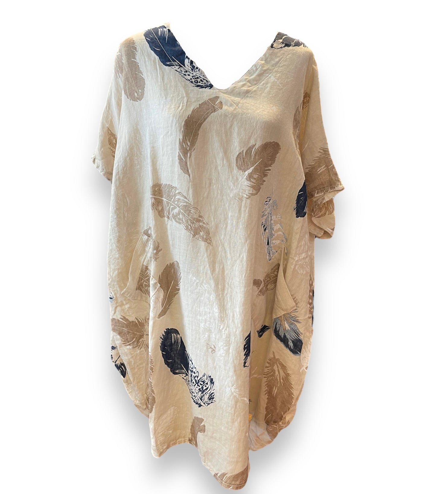 Pellavatunika sulkakuvioilla