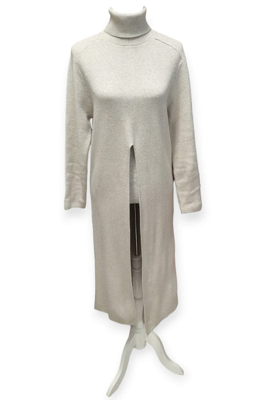 Neulepaita etuhalkiolla hiekka