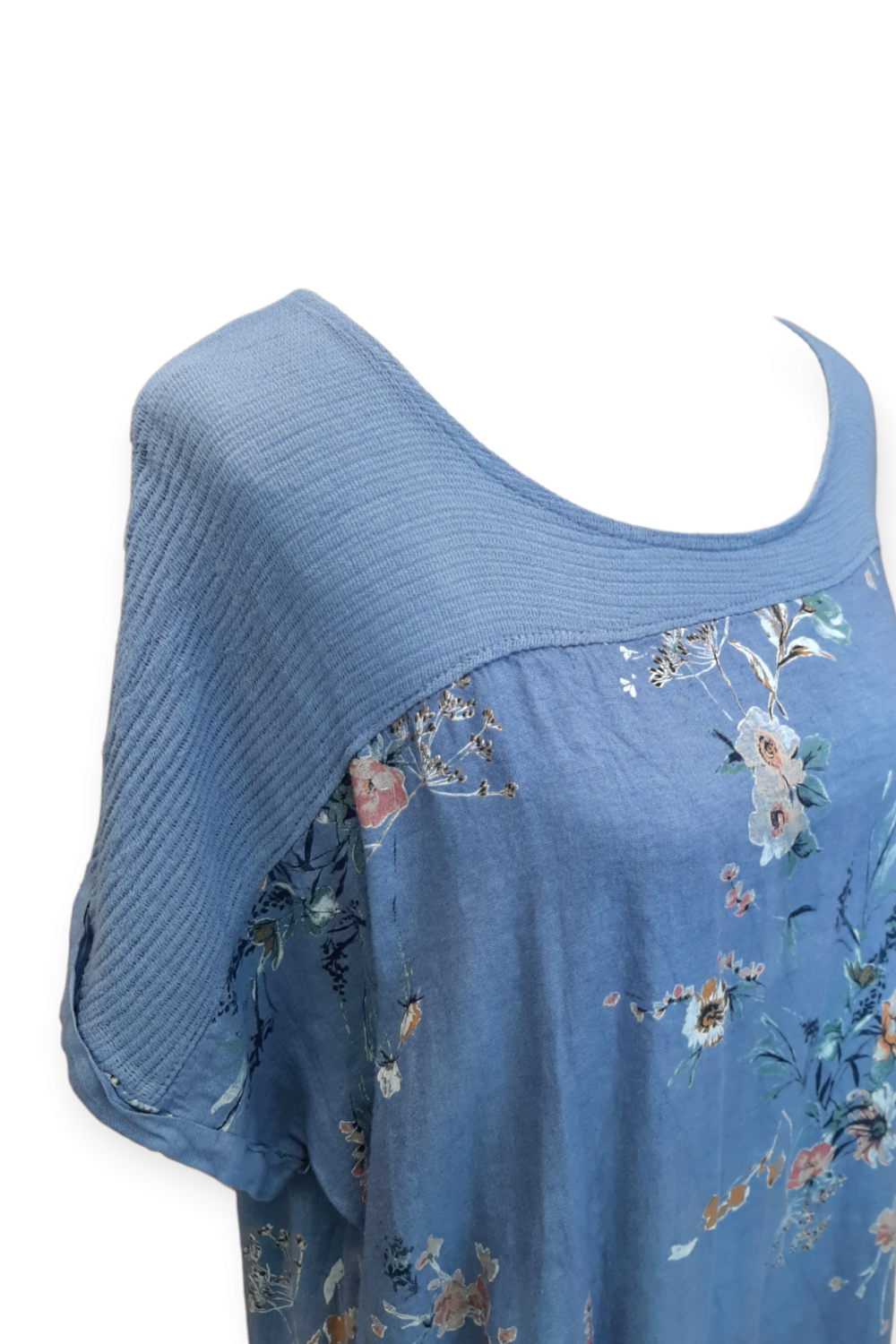 Sininen kukallinen pellavamekko