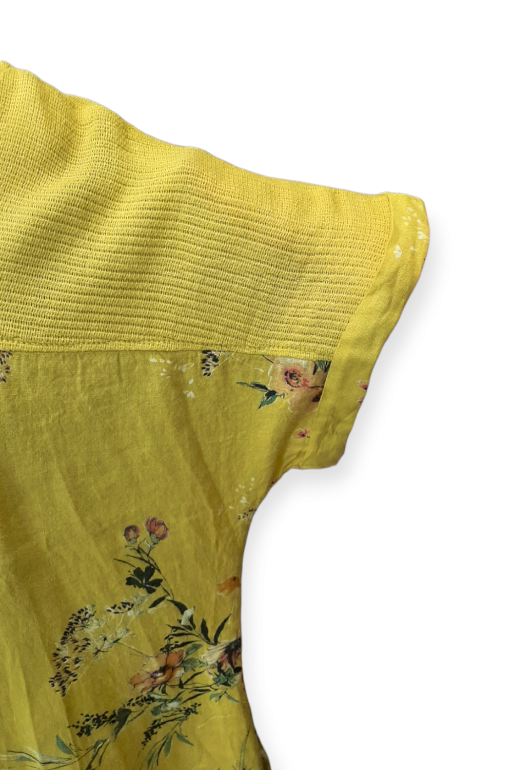 Keltainen kukallinen pellavamekko