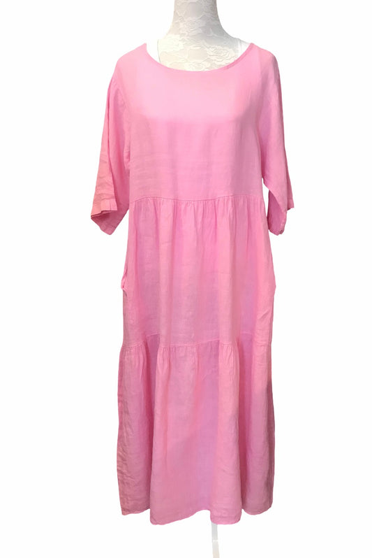 Vaaleanpunainen pitkä pellavamekko frillalla