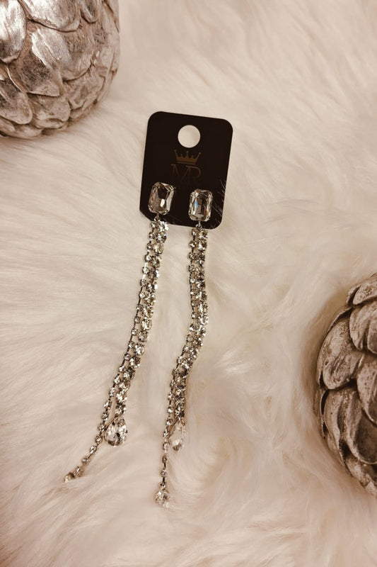 Pitkät strassikivikorvakorut