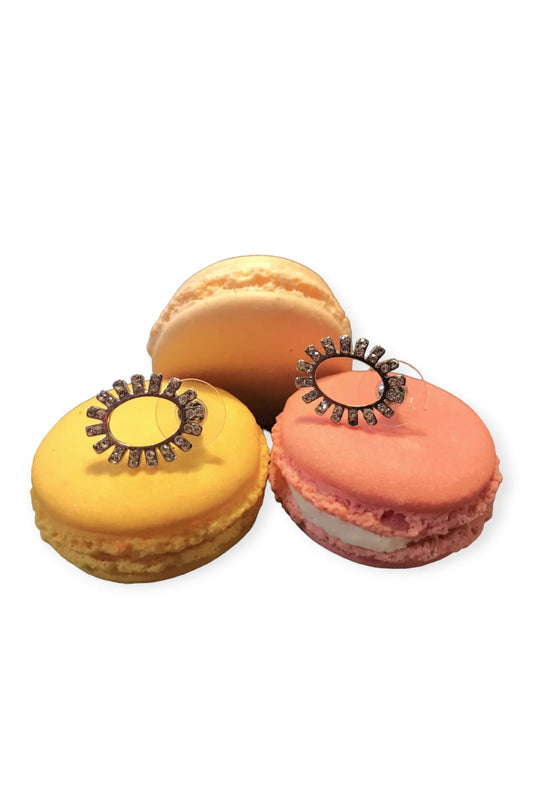 Soikeat strassikorvakorut