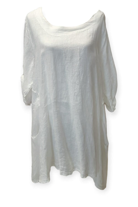 Valkoinen pellavatunika taskuilla