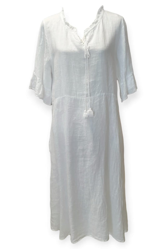 Valkoinen pellavainen frillakaulusmekko