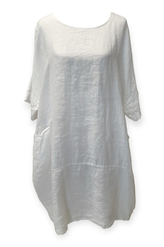 Valkoinen pellavamekko etusaumalla