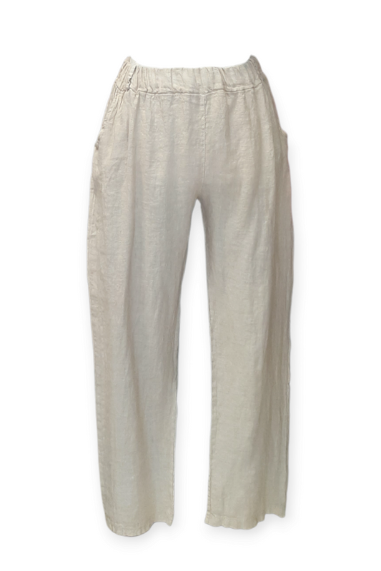 Beiget pellavahousut takataskuilla