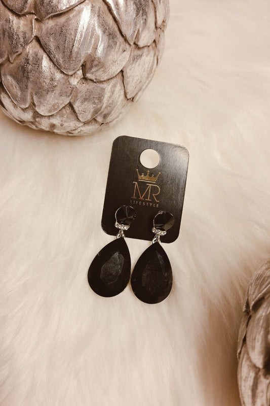 Mustat pisarakorvakorut