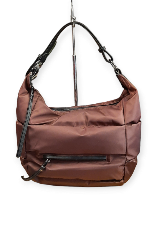 Iso toppalaukku, useita värejä