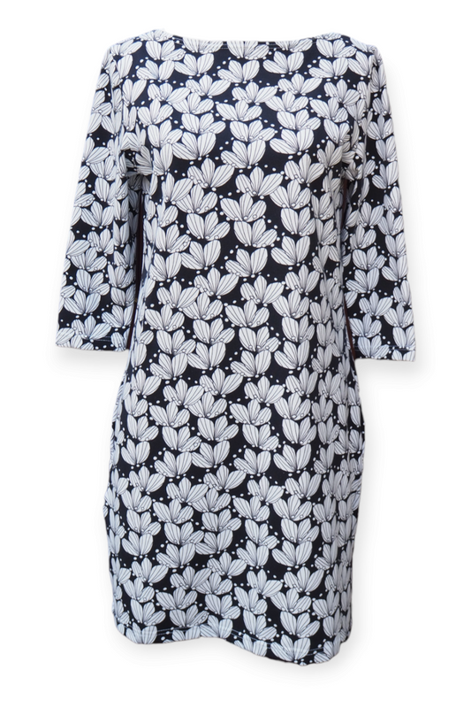 M&R Trikoomekko, mustavalkoinen