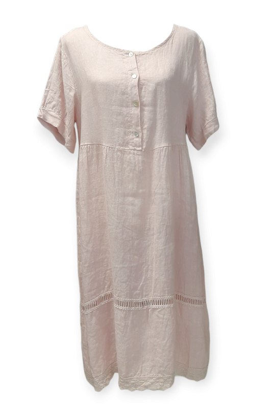 Vaaleanpunainen pellavamekko pitsihelmalla