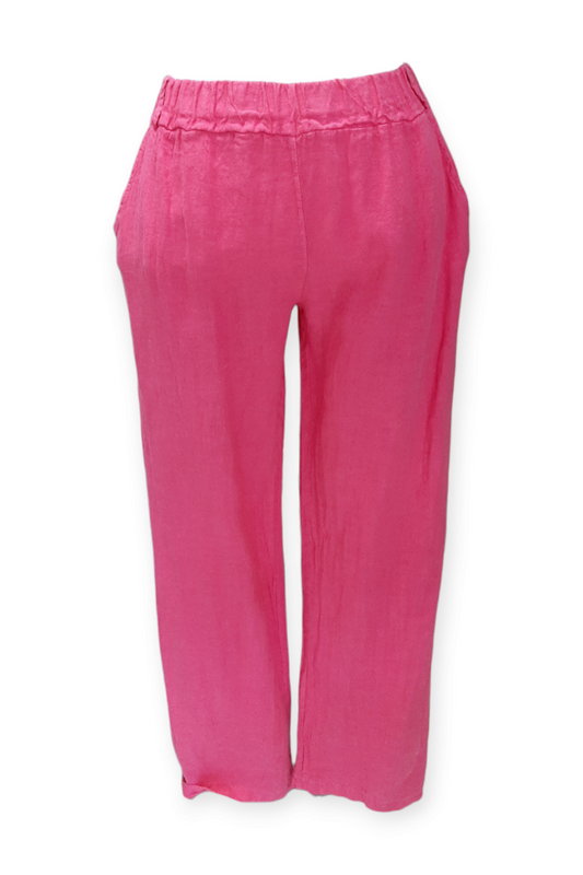 Pinkit pellavahousut takataskuilla