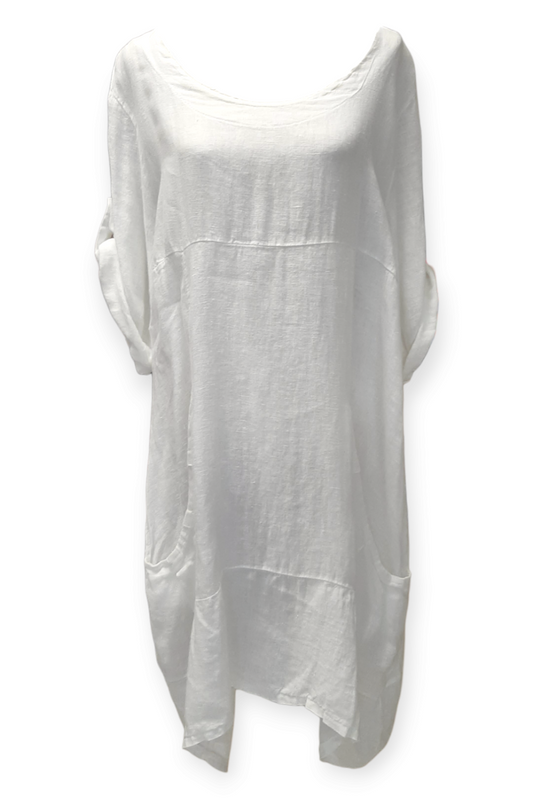 Valkoinen pellavatunika kaarevilla taskuilla