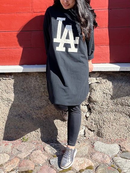 Collegepaita, useita värejä